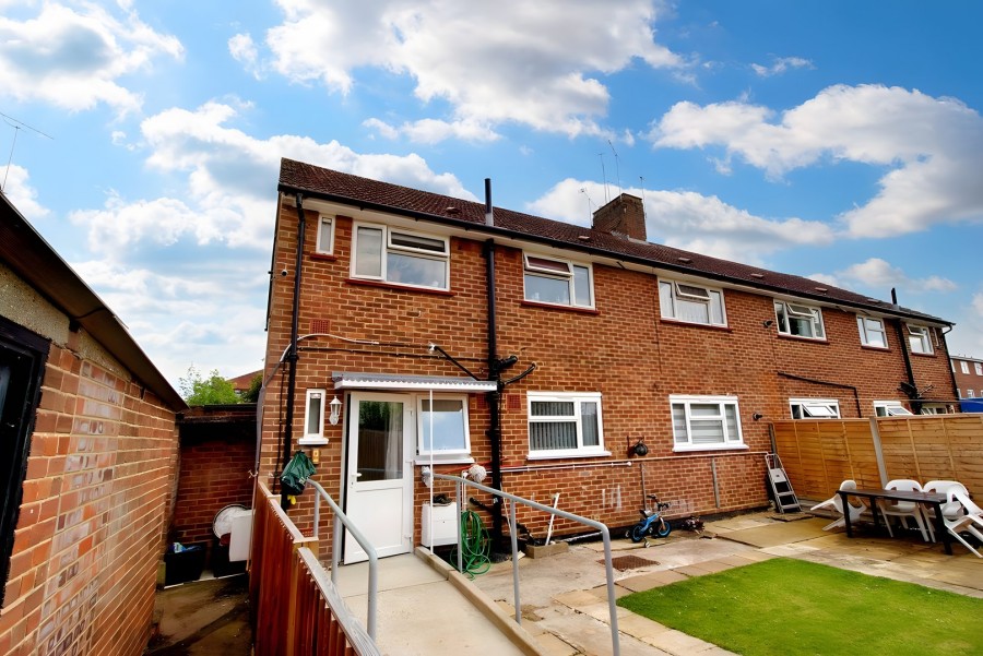 Images for Cheshunt, Waltham Cross, Hertfordshire EAID:3131305421 BID:11055924