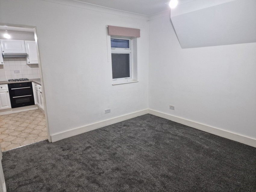 Images for King Edward Road, Waltham Cross, Hertfordshire EAID:3131305421 BID:11055924