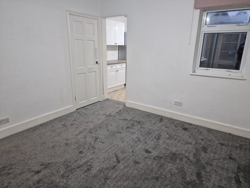 Images for King Edward Road, Waltham Cross, Hertfordshire EAID:3131305421 BID:11055924