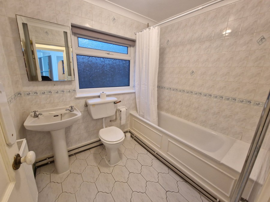Images for King Edward Road, Waltham Cross, Hertfordshire EAID:3131305421 BID:11055924