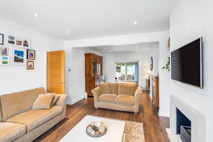 Images for Longfield Lane, Cheshunt, Hertfordshire EAID:3131305421 BID:11055924