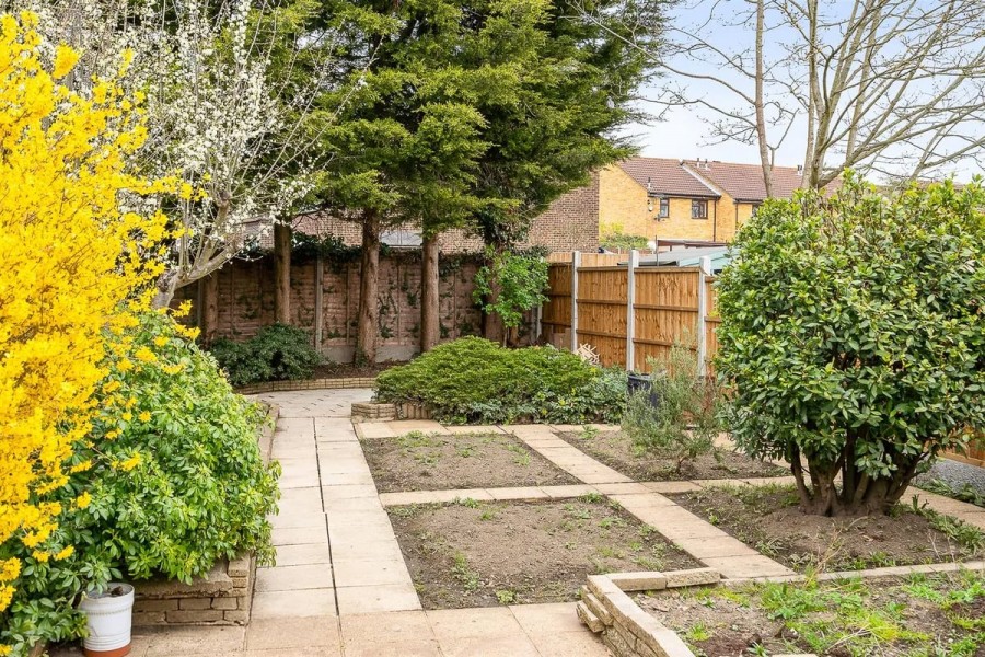 Images for Longfield Lane, Cheshunt, Hertfordshire EAID:3131305421 BID:11055924