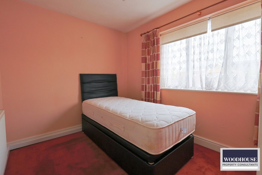 Images for Cheshunt, Waltham Cross, Hertfordshire EAID:3131305421 BID:11055924
