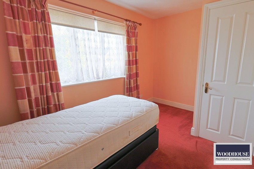 Images for Cheshunt, Waltham Cross, Hertfordshire EAID:3131305421 BID:11055924