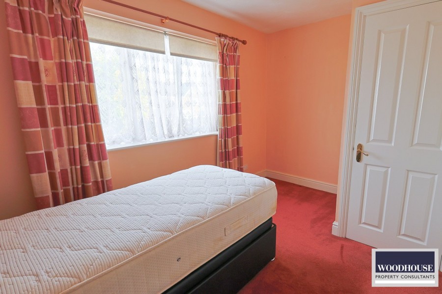 Images for Cheshunt, Waltham Cross, Hertfordshire EAID:3131305421 BID:11055924