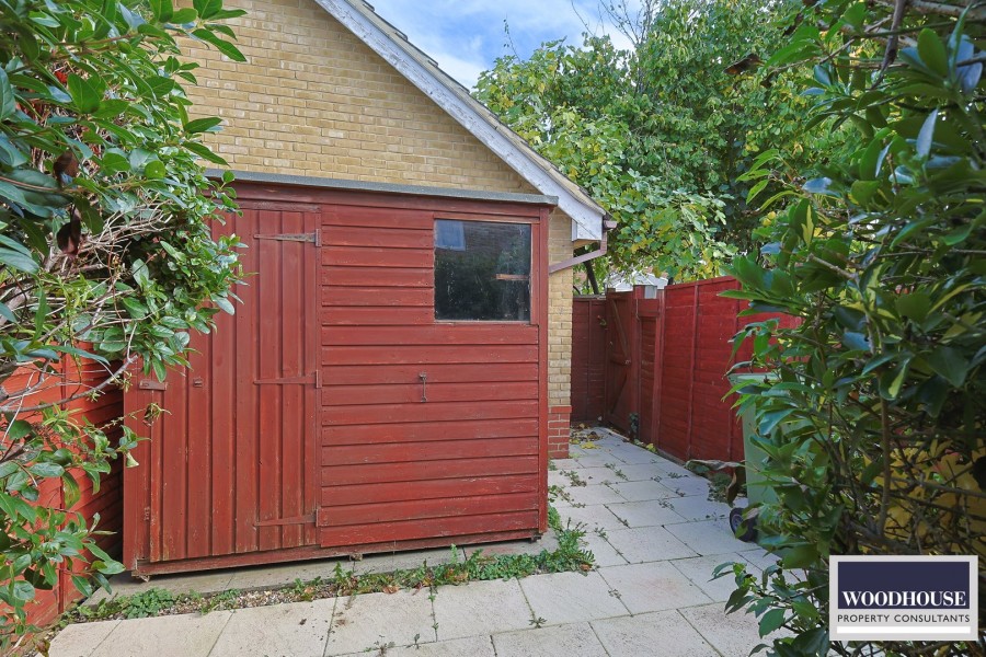 Images for Cheshunt, Waltham Cross, Hertfordshire EAID:3131305421 BID:11055924