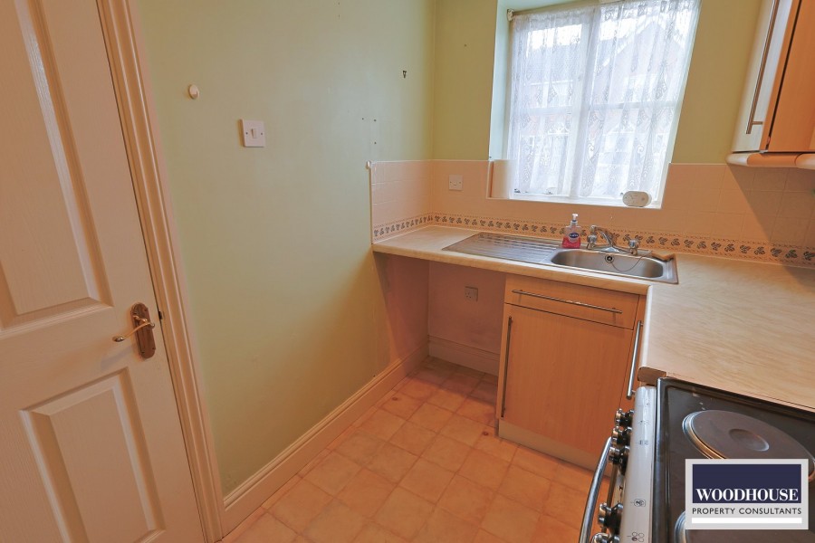 Images for Cheshunt, Waltham Cross, Hertfordshire EAID:3131305421 BID:11055924