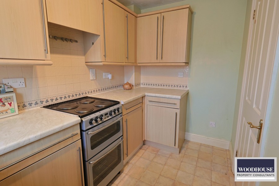 Images for Cheshunt, Waltham Cross, Hertfordshire EAID:3131305421 BID:11055924