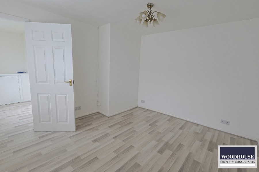 Images for Cheshunt, Waltham Cross, Hertfordshire EAID:3131305421 BID:11055924