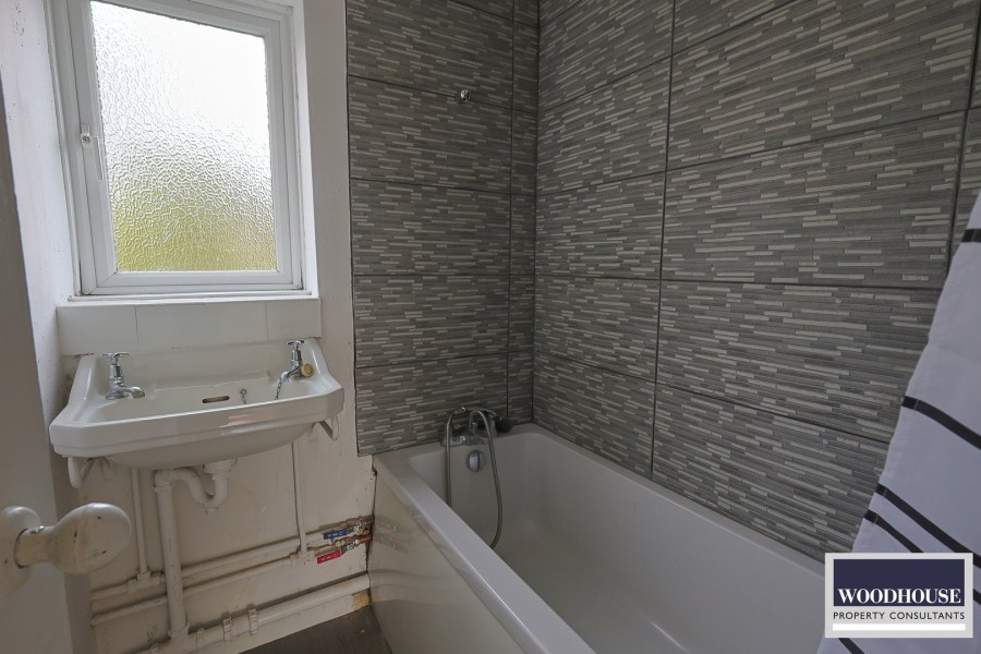 Images for Cheshunt, Waltham Cross, Hertfordshire EAID:3131305421 BID:11055924