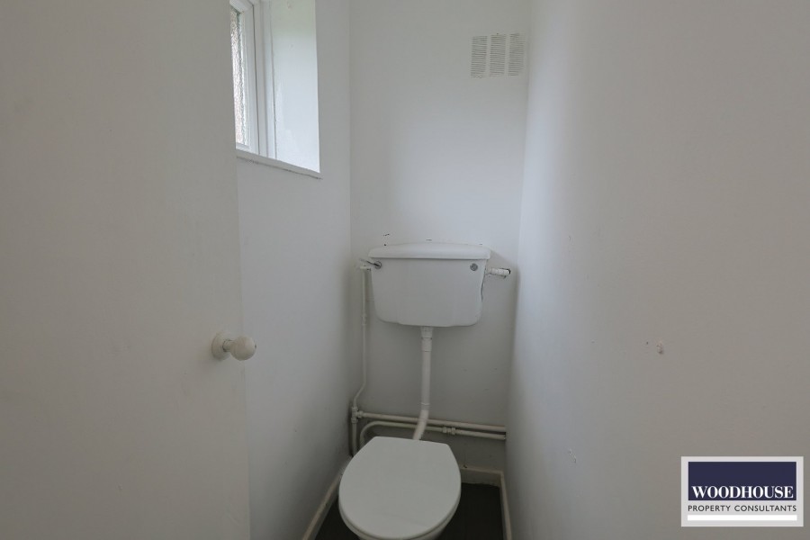 Images for Cheshunt, Waltham Cross, Hertfordshire EAID:3131305421 BID:11055924