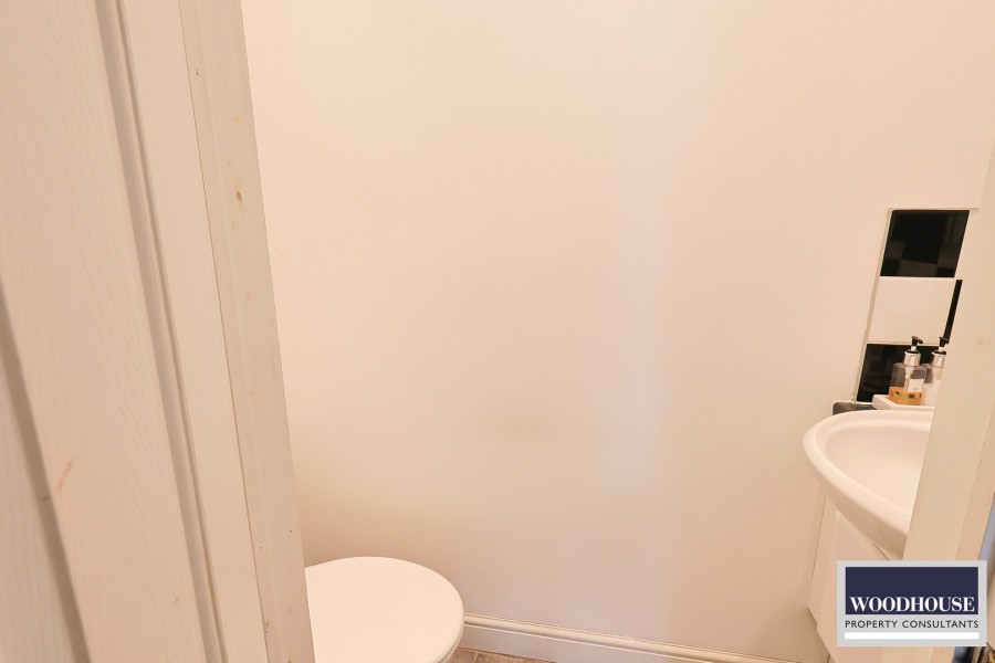 Images for Meadway, Enfield, Greater London EAID:3131305421 BID:11055924