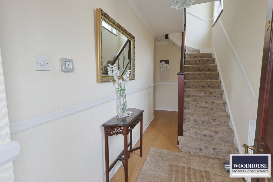 Images for Meadway, Enfield, Greater London EAID:3131305421 BID:11055924