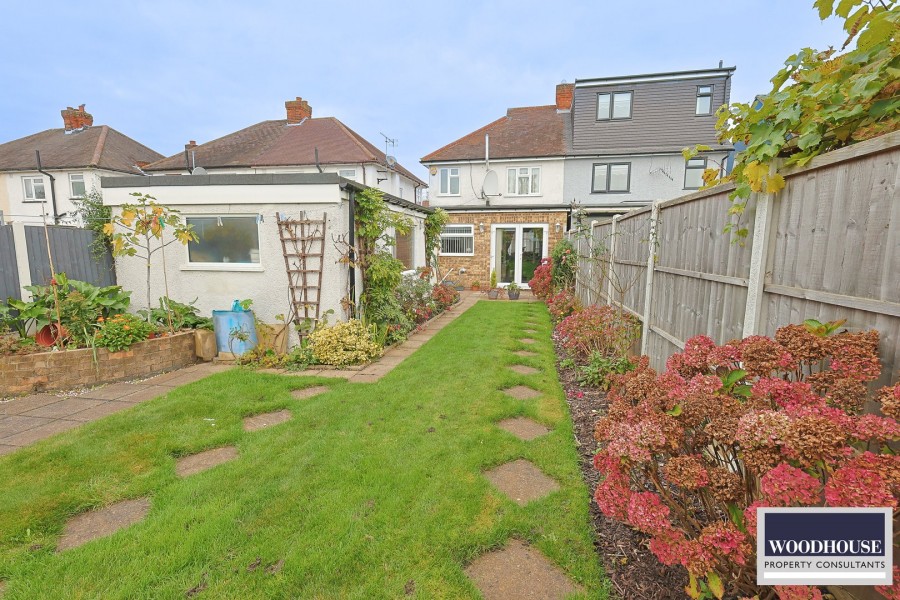 Images for Meadway, Enfield, Greater London EAID:3131305421 BID:11055924