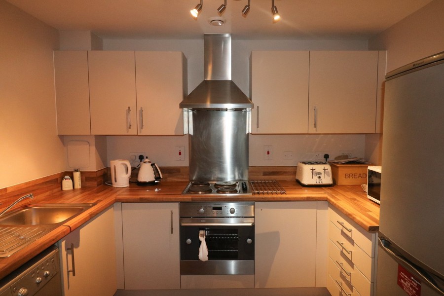 Images for High Street, Waltham Cross, Hertfordshire EAID:3131305421 BID:11055924