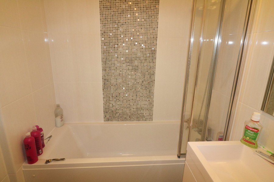 Images for High Street, Waltham Cross, Hertfordshire EAID:3131305421 BID:11055924