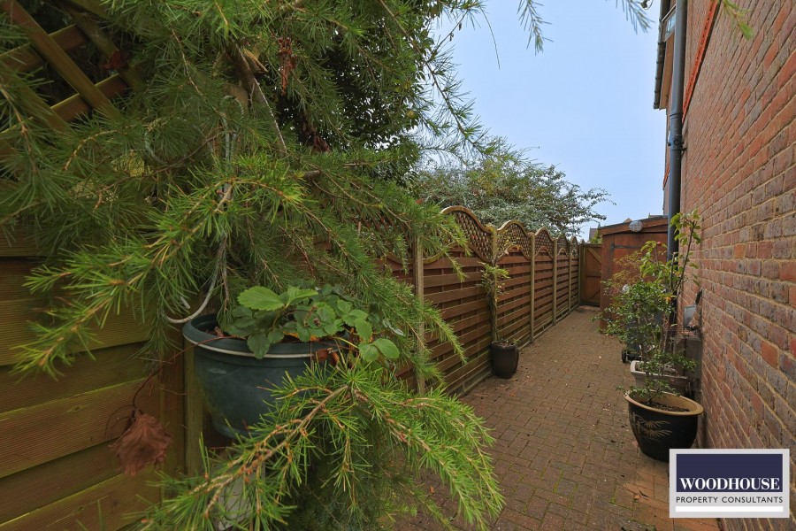 Images for Hammondstreet Road, Cheshunt, Hertfordshire EAID:3131305421 BID:11055924