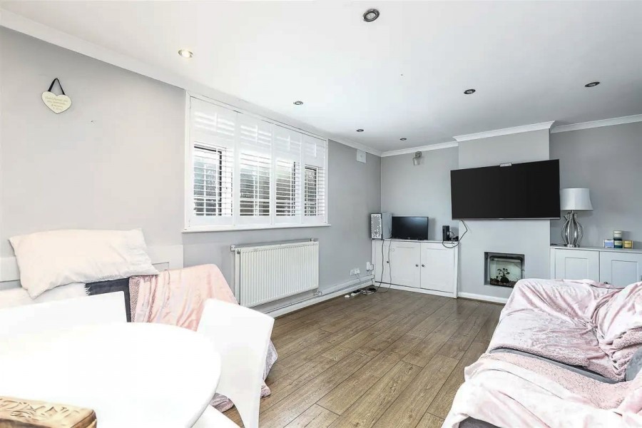 Images for Goffs Oak, Waltham Cross, Hertfordshire EAID:3131305421 BID:11055924
