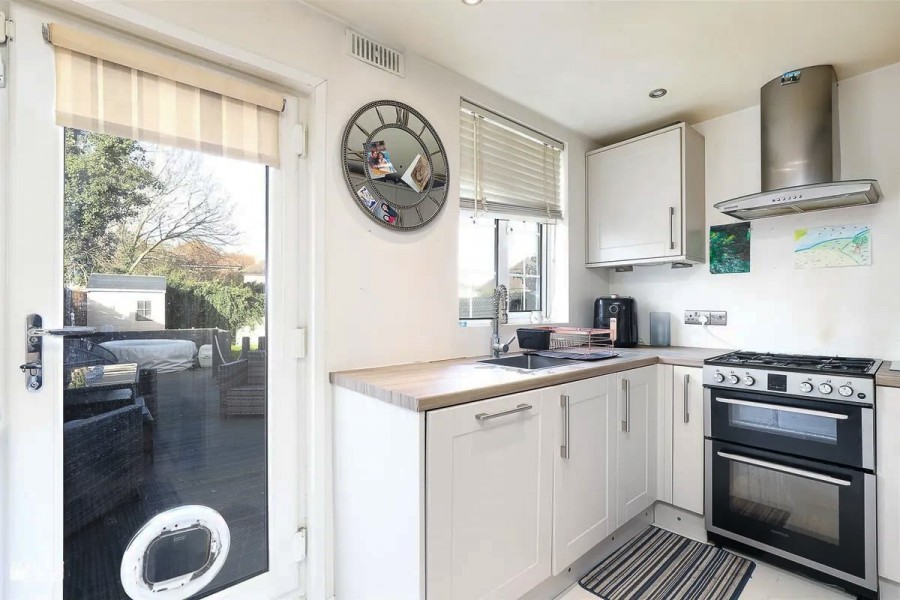 Images for Goffs Oak, Waltham Cross, Hertfordshire EAID:3131305421 BID:11055924