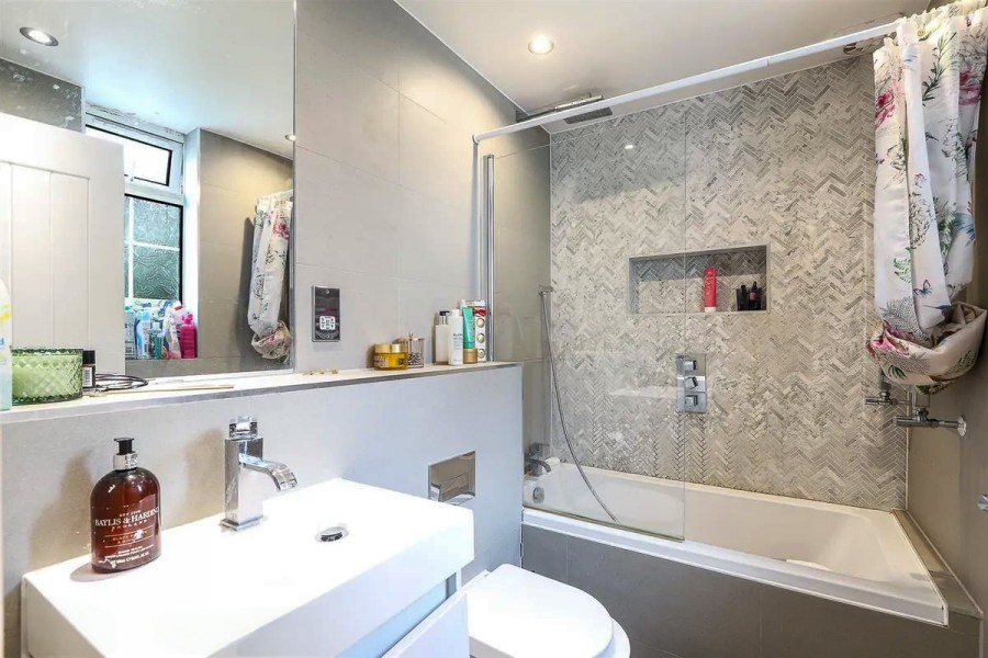 Images for Goffs Oak, Waltham Cross, Hertfordshire EAID:3131305421 BID:11055924