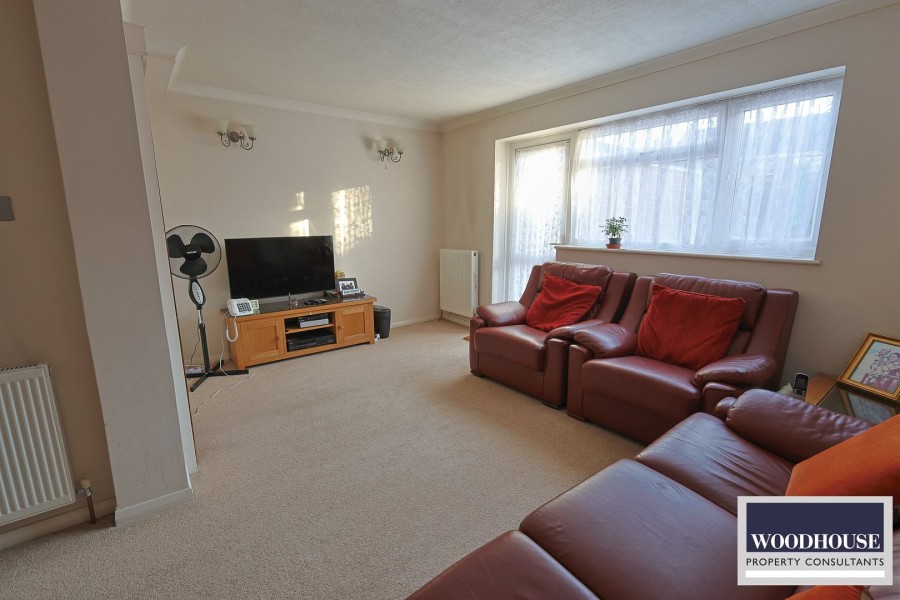Images for Park Lane, Waltham Cross, Hertfordshire EAID:3131305421 BID:11055924