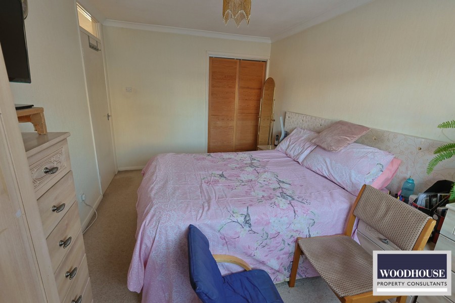 Images for Park Lane, Waltham Cross, Hertfordshire EAID:3131305421 BID:11055924