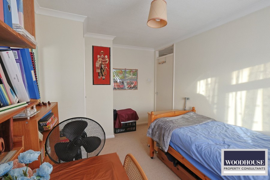 Images for Park Lane, Waltham Cross, Hertfordshire EAID:3131305421 BID:11055924