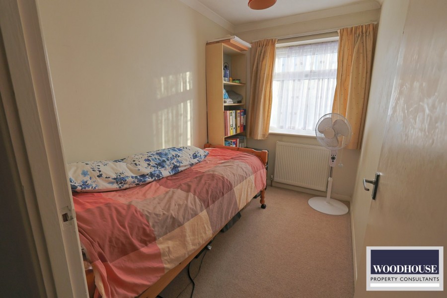 Images for Park Lane, Waltham Cross, Hertfordshire EAID:3131305421 BID:11055924