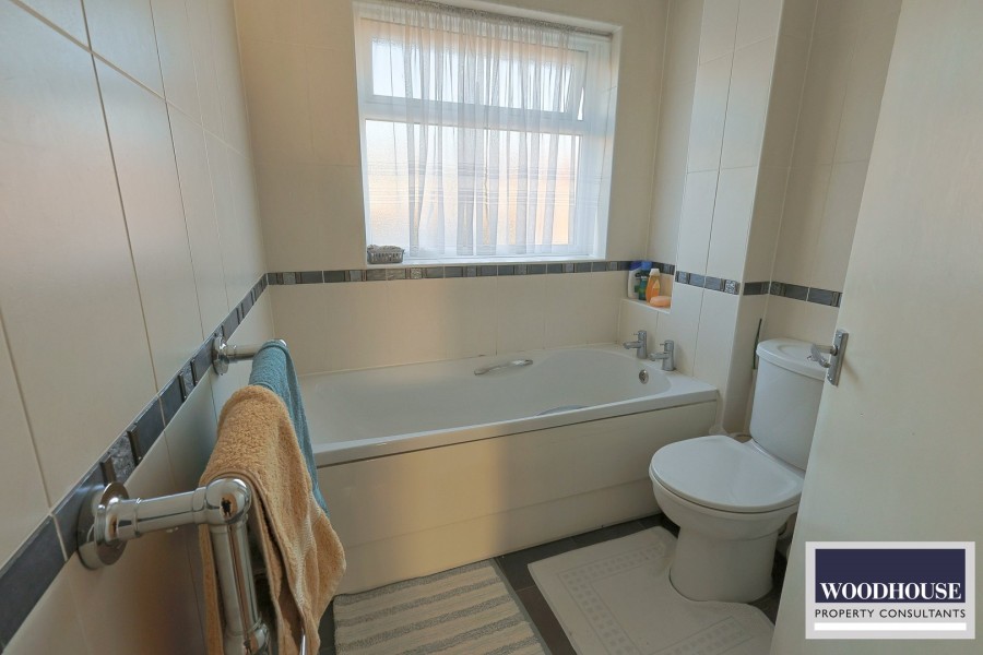 Images for Park Lane, Waltham Cross, Hertfordshire EAID:3131305421 BID:11055924