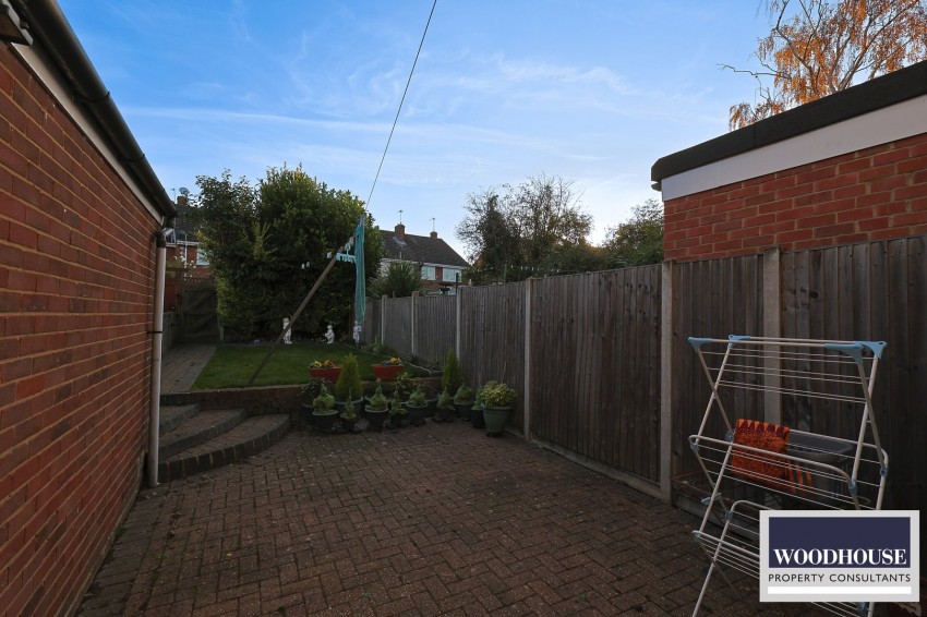 Images for Park Lane, Waltham Cross, Hertfordshire EAID:3131305421 BID:11055924