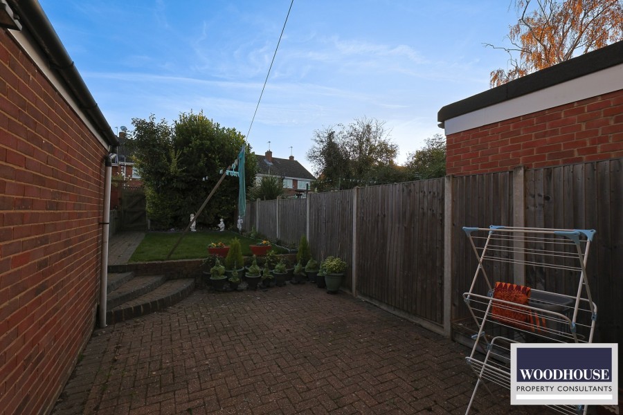 Images for Park Lane, Waltham Cross, Hertfordshire EAID:3131305421 BID:11055924