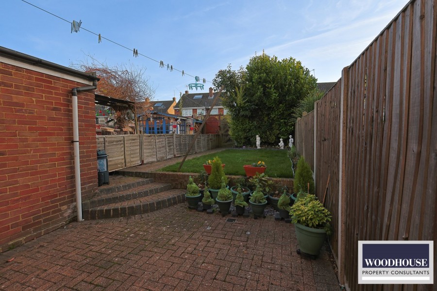 Images for Park Lane, Waltham Cross, Hertfordshire EAID:3131305421 BID:11055924