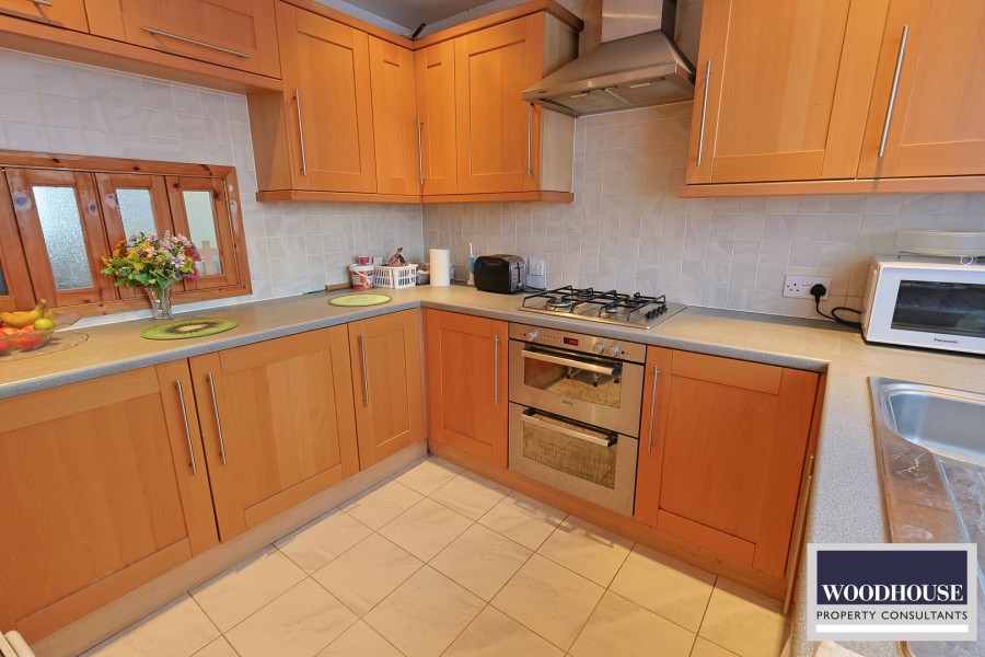 Images for Park Lane, Waltham Cross, Hertfordshire EAID:3131305421 BID:11055924