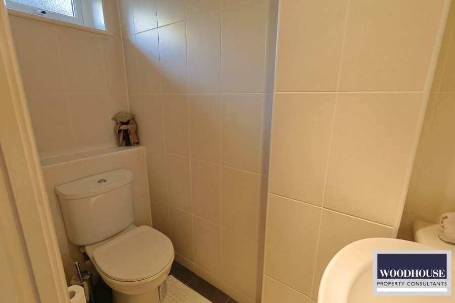 Images for Park Lane, Waltham Cross, Hertfordshire EAID:3131305421 BID:11055924