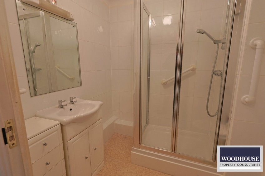 Images for Cheshunt, Waltham Cross, Hertfordshire EAID:3131305421 BID:11055924