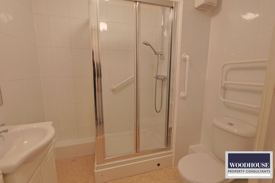 Images for Cheshunt, Waltham Cross, Hertfordshire EAID:3131305421 BID:11055924