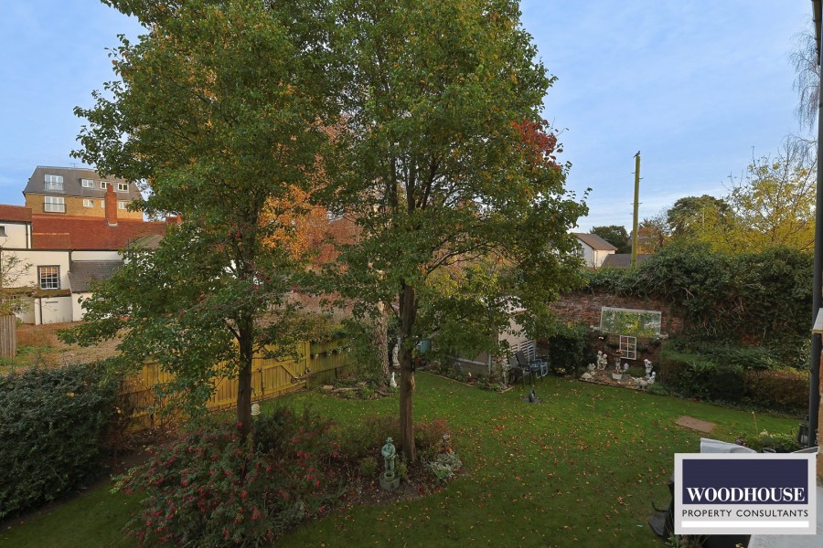Images for Cheshunt, Waltham Cross, Hertfordshire EAID:3131305421 BID:11055924