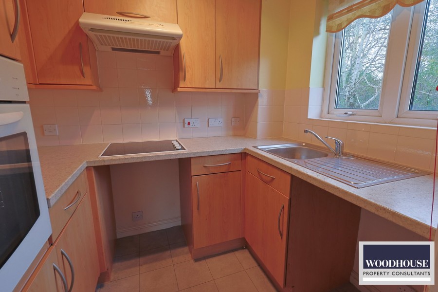 Images for Cheshunt, Waltham Cross, Hertfordshire EAID:3131305421 BID:11055924