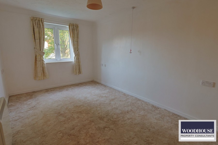 Images for Cheshunt, Waltham Cross, Hertfordshire EAID:3131305421 BID:11055924