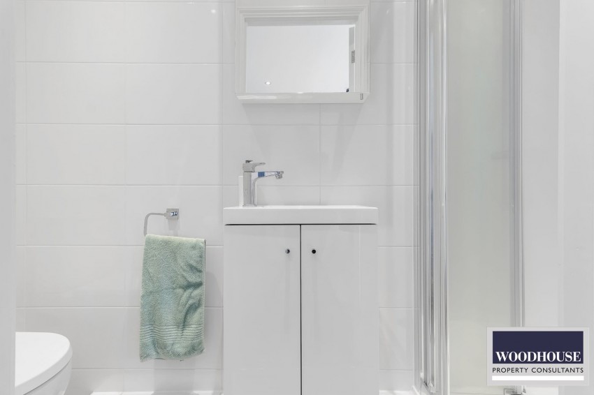 Images for Cheshunt, Waltham Cross, Hertfordshire EAID:3131305421 BID:11055924