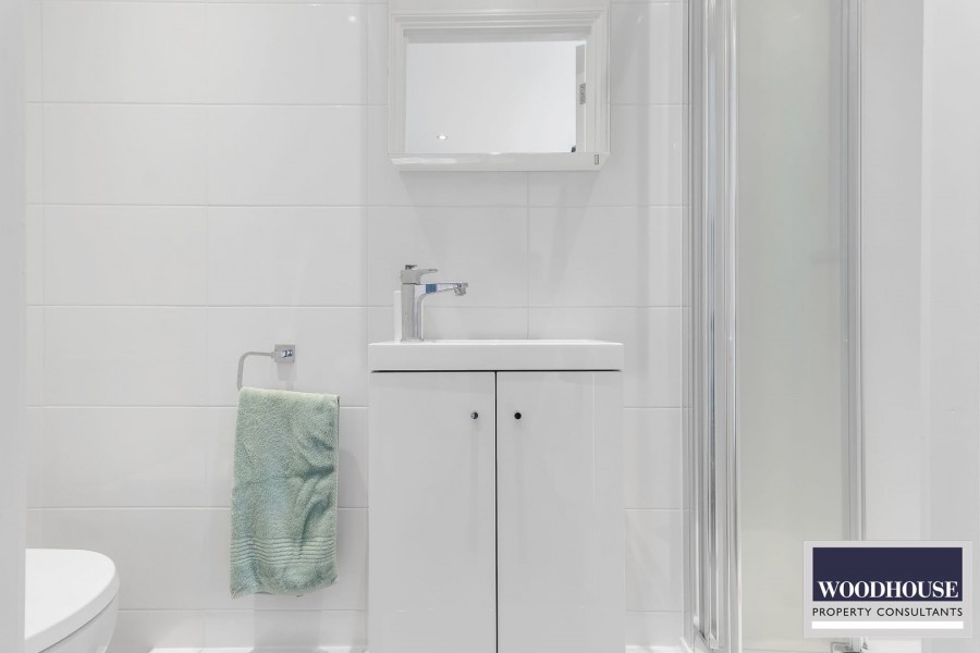 Images for Cheshunt, Waltham Cross, Hertfordshire EAID:3131305421 BID:11055924