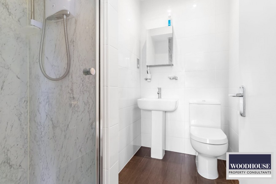 Images for Cheshunt, Waltham Cross, Hertfordshire EAID:3131305421 BID:11055924