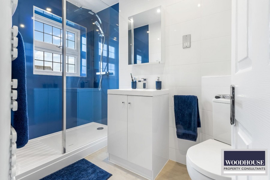 Images for Cheshunt, Waltham Cross, Hertfordshire EAID:3131305421 BID:11055924