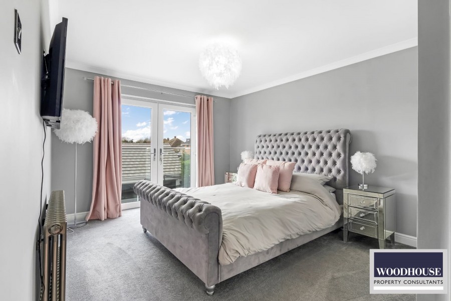 Images for Cheshunt, Waltham Cross, Hertfordshire EAID:3131305421 BID:11055924
