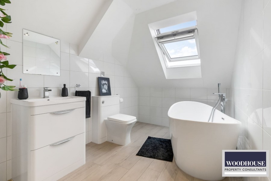 Images for Cheshunt, Waltham Cross, Hertfordshire EAID:3131305421 BID:11055924