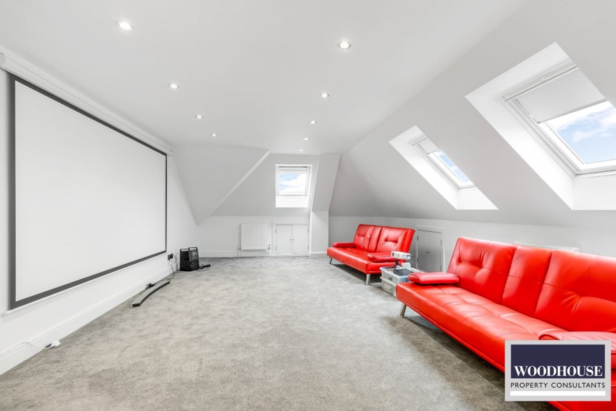Images for Cheshunt, Waltham Cross, Hertfordshire EAID:3131305421 BID:11055924