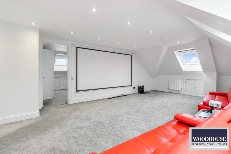 Images for Cheshunt, Waltham Cross, Hertfordshire EAID:3131305421 BID:11055924