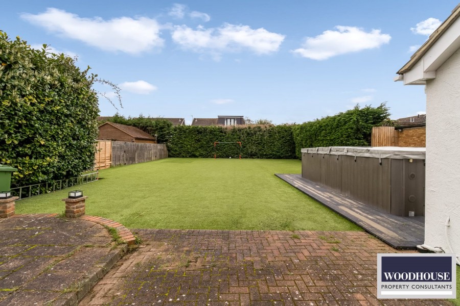 Images for Cheshunt, Waltham Cross, Hertfordshire EAID:3131305421 BID:11055924