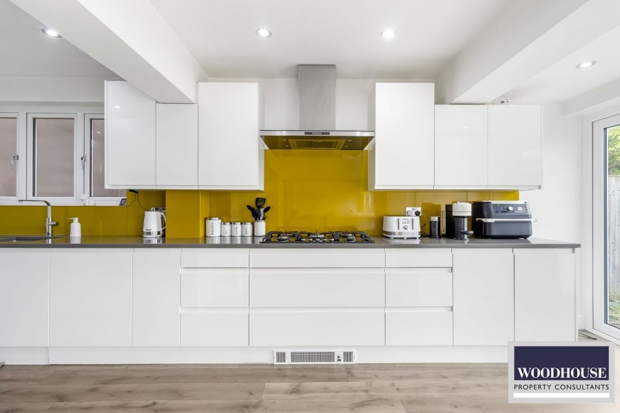 Images for Cheshunt, Waltham Cross, Hertfordshire EAID:3131305421 BID:11055924