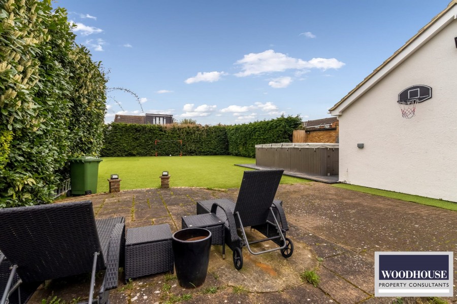 Images for Cheshunt, Waltham Cross, Hertfordshire EAID:3131305421 BID:11055924